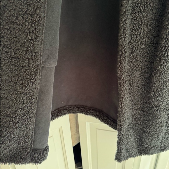 Uniqlo Women's Sherpa Coat Black Sz Sm NWOT - Picture 3 of 6